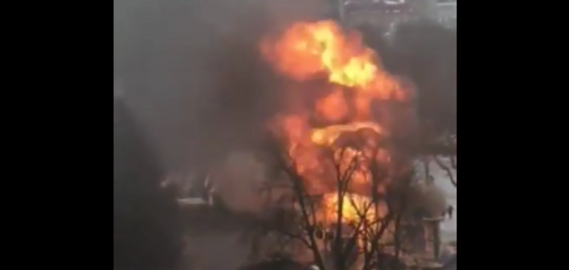 Взрыв на рождественской ярмарке во Львове попал на видео