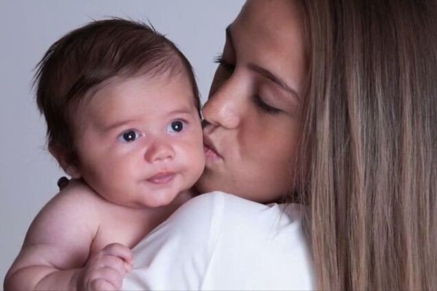 Живот был совершенно плоским! Девушка узнала о беременности на девятом месяце
