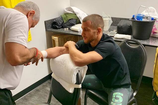 ''И так кабанов валишь'': увлечение Ломаченко разозлило сеть