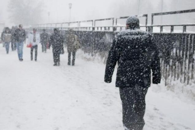 Засыпет снегом и зальет дождем: появился прогноз на длинные выходные в Украине