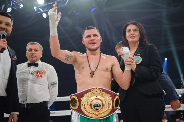 Как Беринчик избивал Кристобаля: лучшие моменты боя