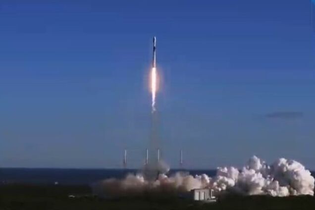 В США с пятой попытки запустили в космос ракету Falcon 9: зрелищное видео