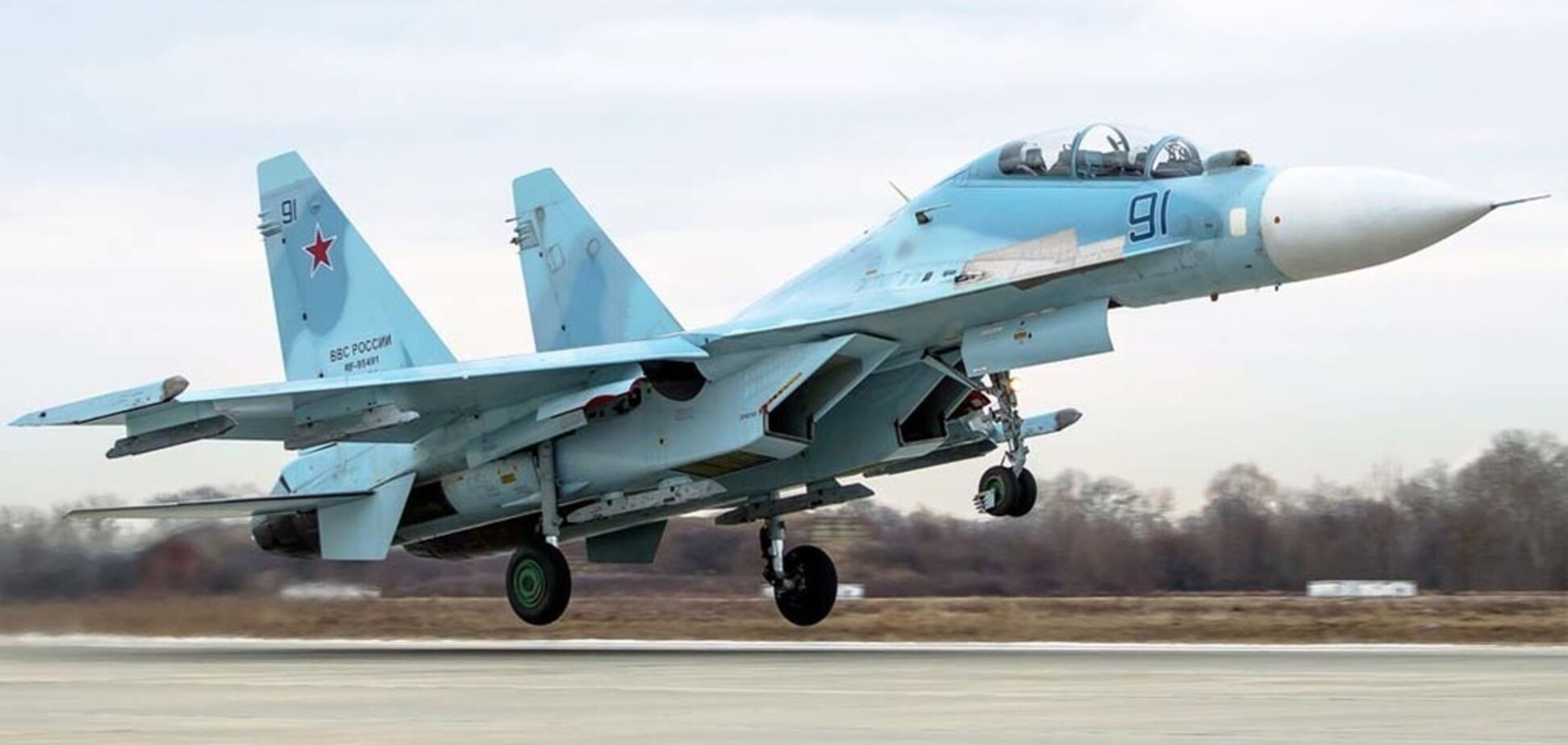 Висадка найпотужніших винищувачів Росії у Криму: з'явилося нове відео