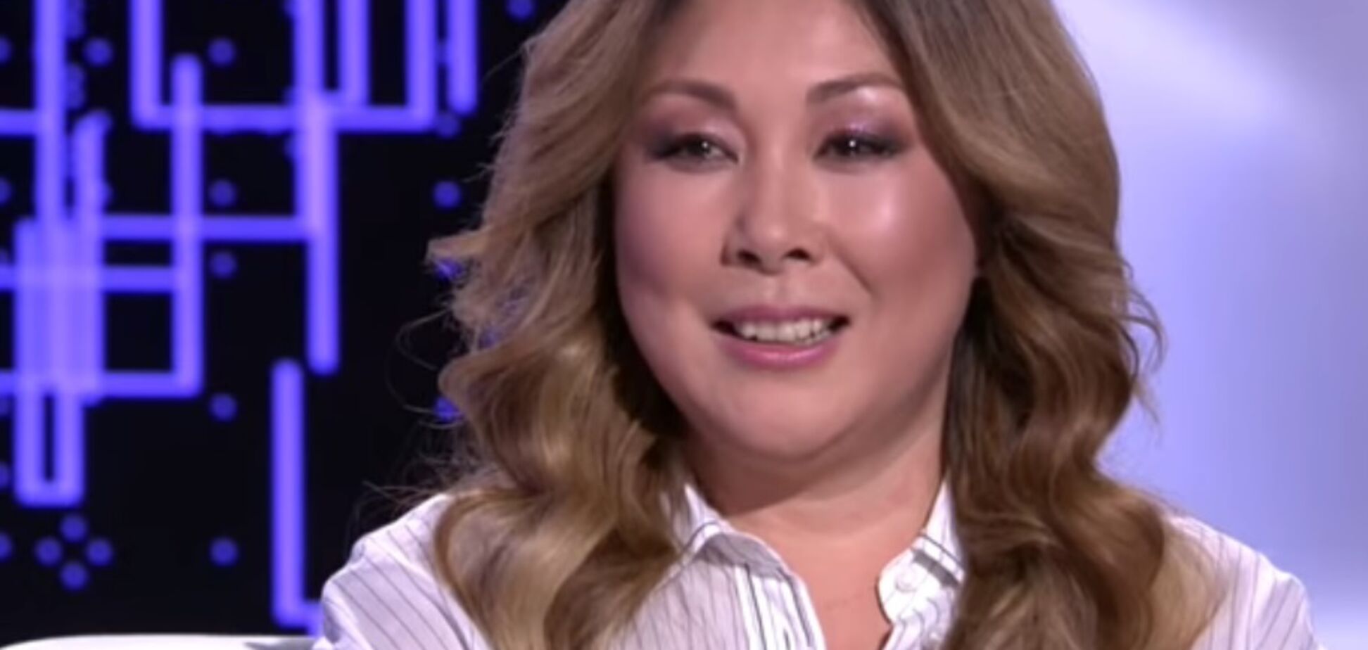 Искривился позвоночник! Из тела российской певицы вытянули личинку опасной мухи