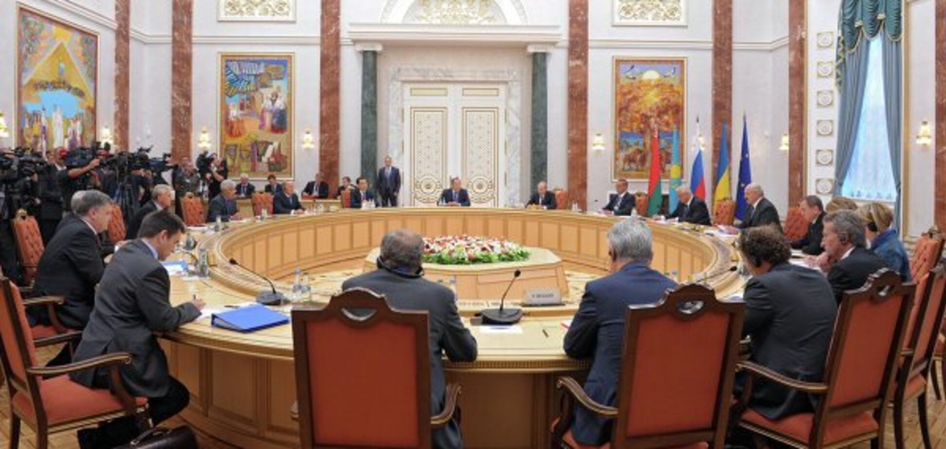 Втік, почувши про Азов: у Порошенка розповіли про боягузтво дипломатів РФ