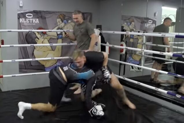 Футболист сборной России подрался с бойцом UFC: опубликовано видео