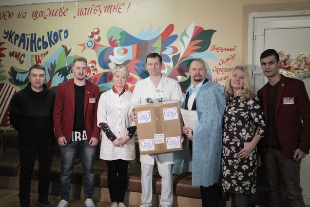 Фонд 'Возрождение' купил дорогостоящий аппарат Киевскому онкоцентру