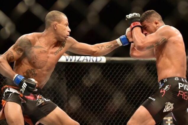 Бойца UFC подорвали гранатой