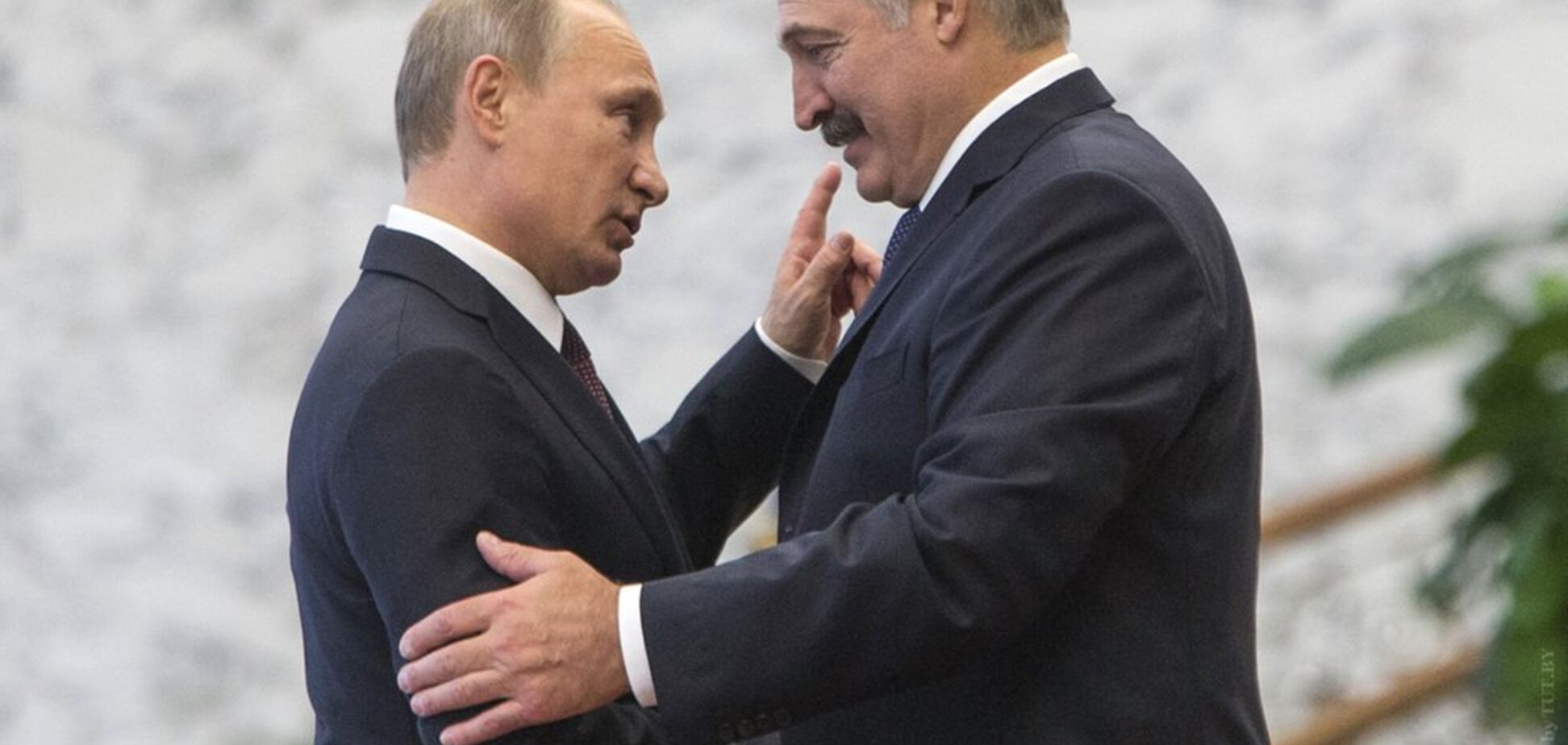 ''Никто не будет вас любить!'' Лукашенко в новогоднюю ночь внезапно отшил Россию