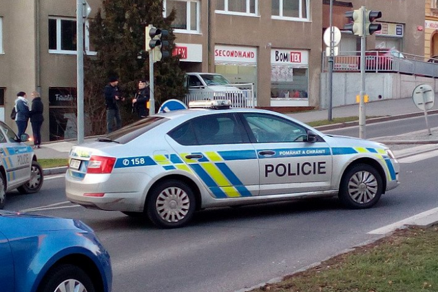 В Чехии налетчик на банк взял в заложники 9 человек: все подробности