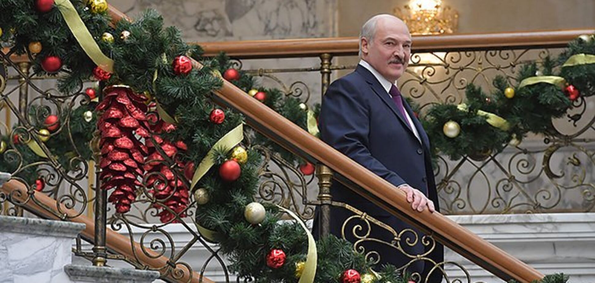 ''Танцуй, пока молодой!'' Лукашенко засветился с самой красивой девушкой Европы. Фото и видео