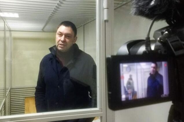 Смайли та ''ура!'': звинувачений в державній зраді журналіст написав листа пропагандистам Росії. Фотофакт