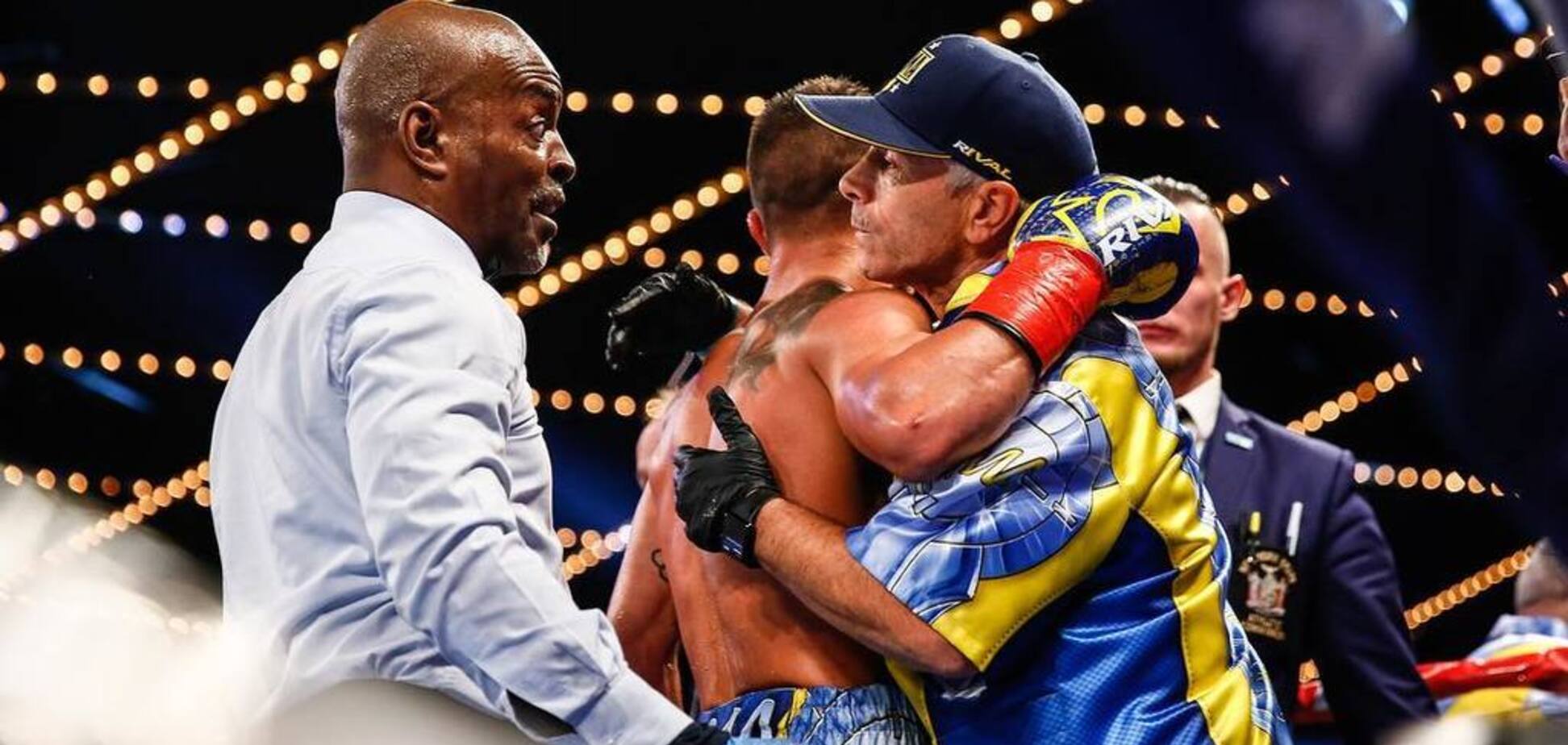 Ломаченко трогательно поздравил отца с победой в престижной номинации