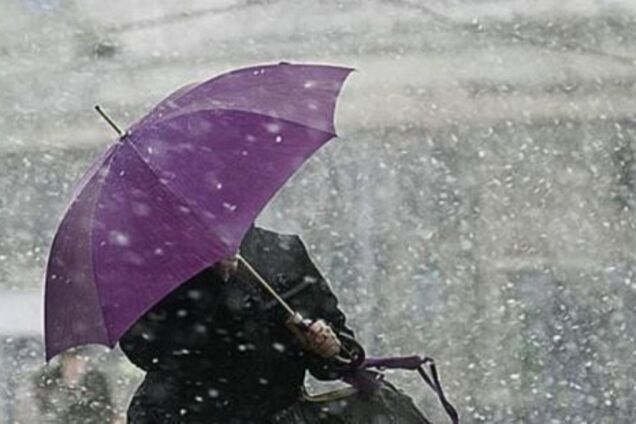 Дождь и мороз до -11: синоптики изменили прогноз погоды по Украине