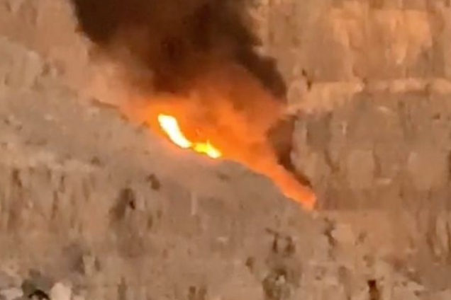 В ОАЕ сталася смертельна авіакатастрофа: момент падіння потрапив на відео