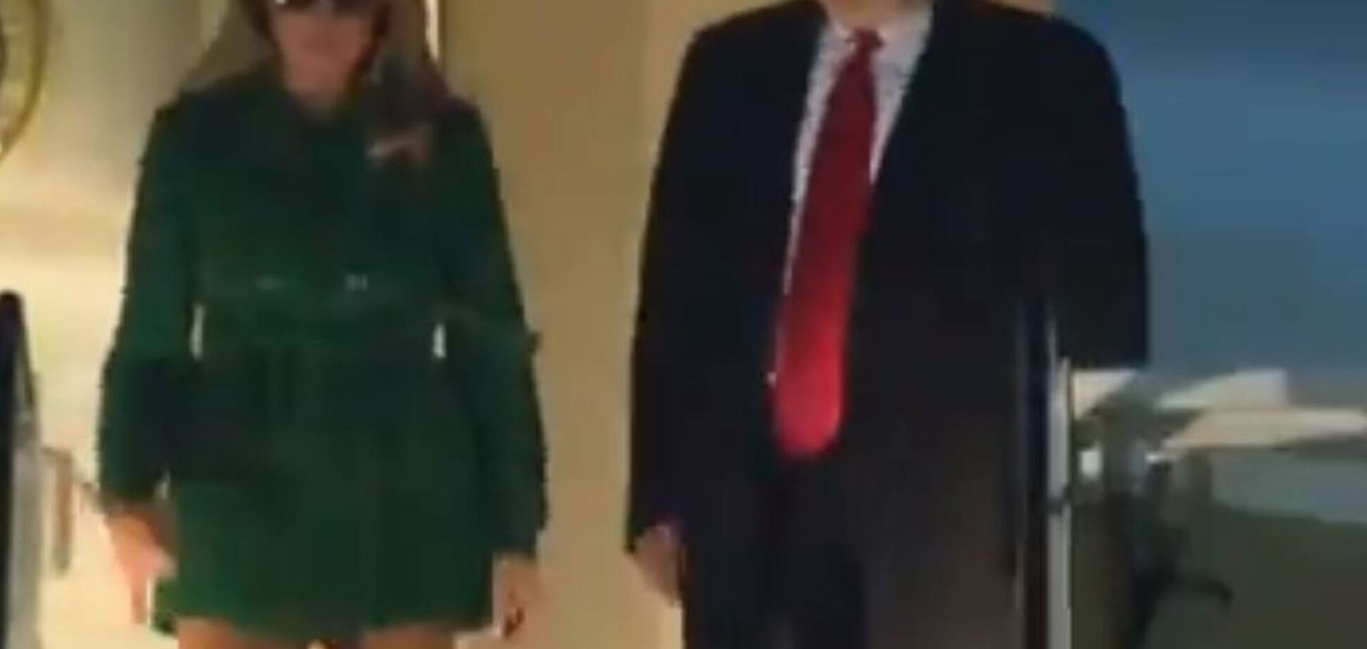 А где штаны? ''Голая'' Мелания Трамп озадачила сеть. Видео