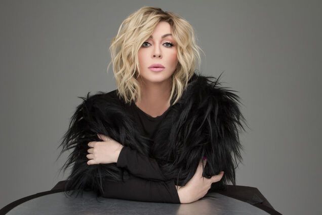 Ірина Білик вперше вийшла на публіку з чоловіком і сином