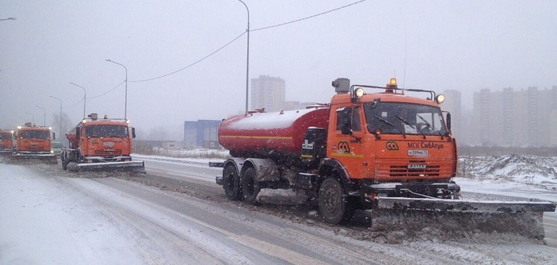 В Запорожской области на трассах работает зимняя спецтехника