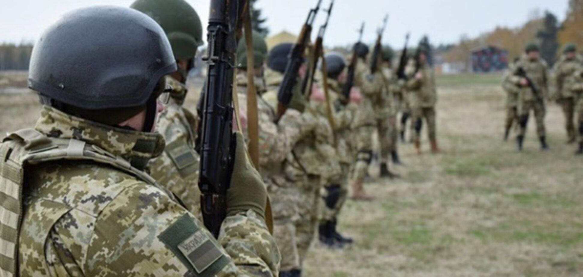 Порошенко заявил о переброске войск к границе с Россией, появилась реакция 