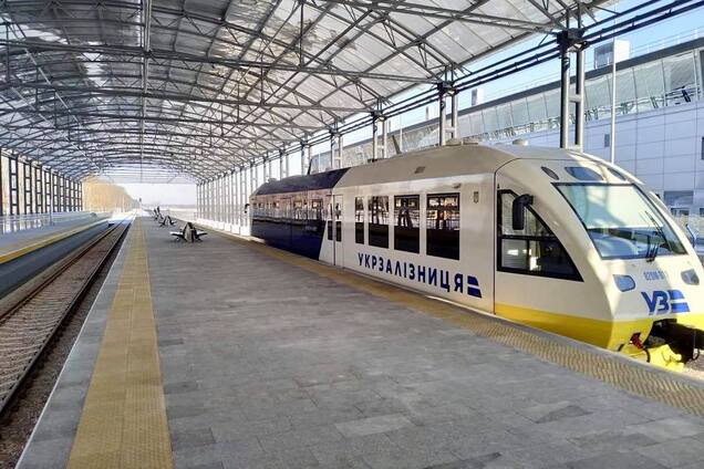 Поїзд до аеропорту ''Бориспіль'': довгоочікуваний експрес "з'єднають" із метро