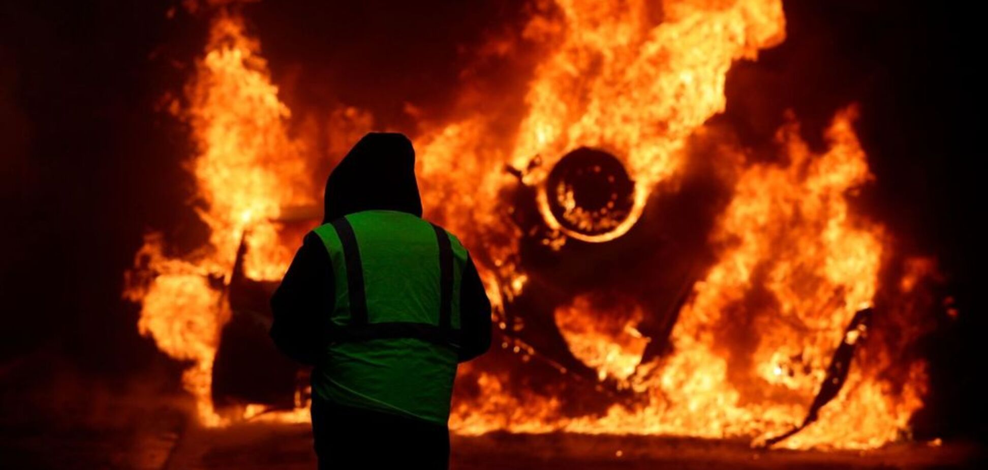 'Майдан желтых жилетов': в Париже 133 раненых, более 400 задержанных. Фоторепортаж