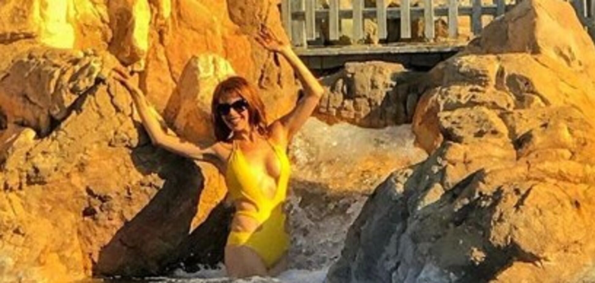 ''Красиві бублики'': 50-річна російська співачка здивувала мережу фото в купальнику