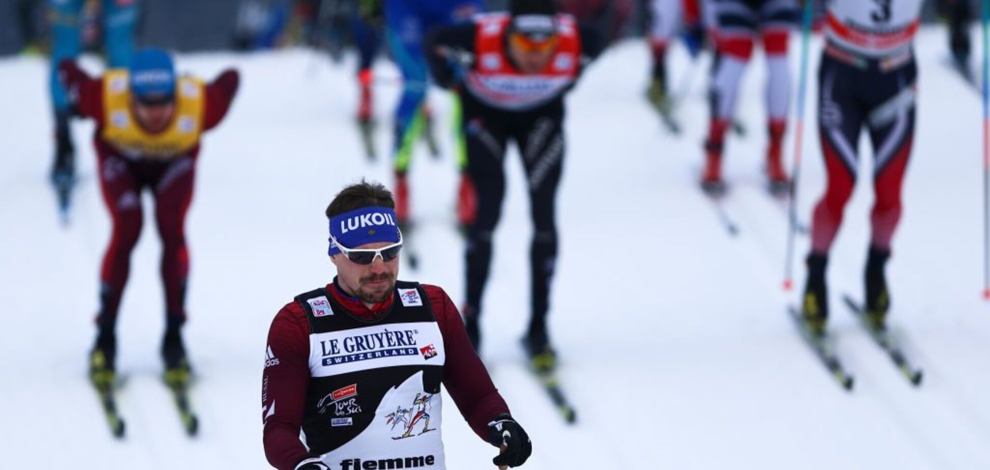 Знаменитый российский чемпион опозорился на финише, лишив себя 'золота' - видеофакт