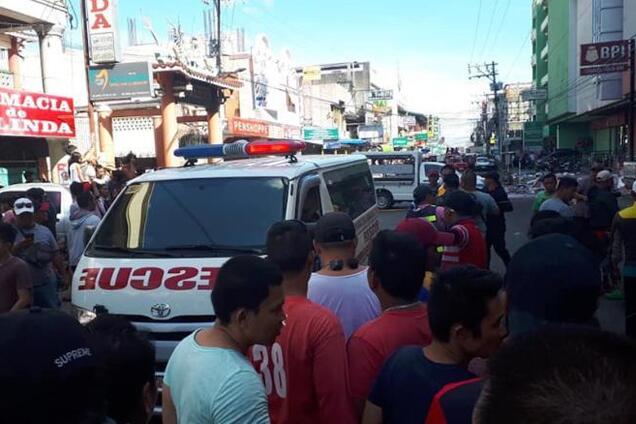 На Филлиппинах рвануло возле торгового центра: две жертвы, десятки раненых