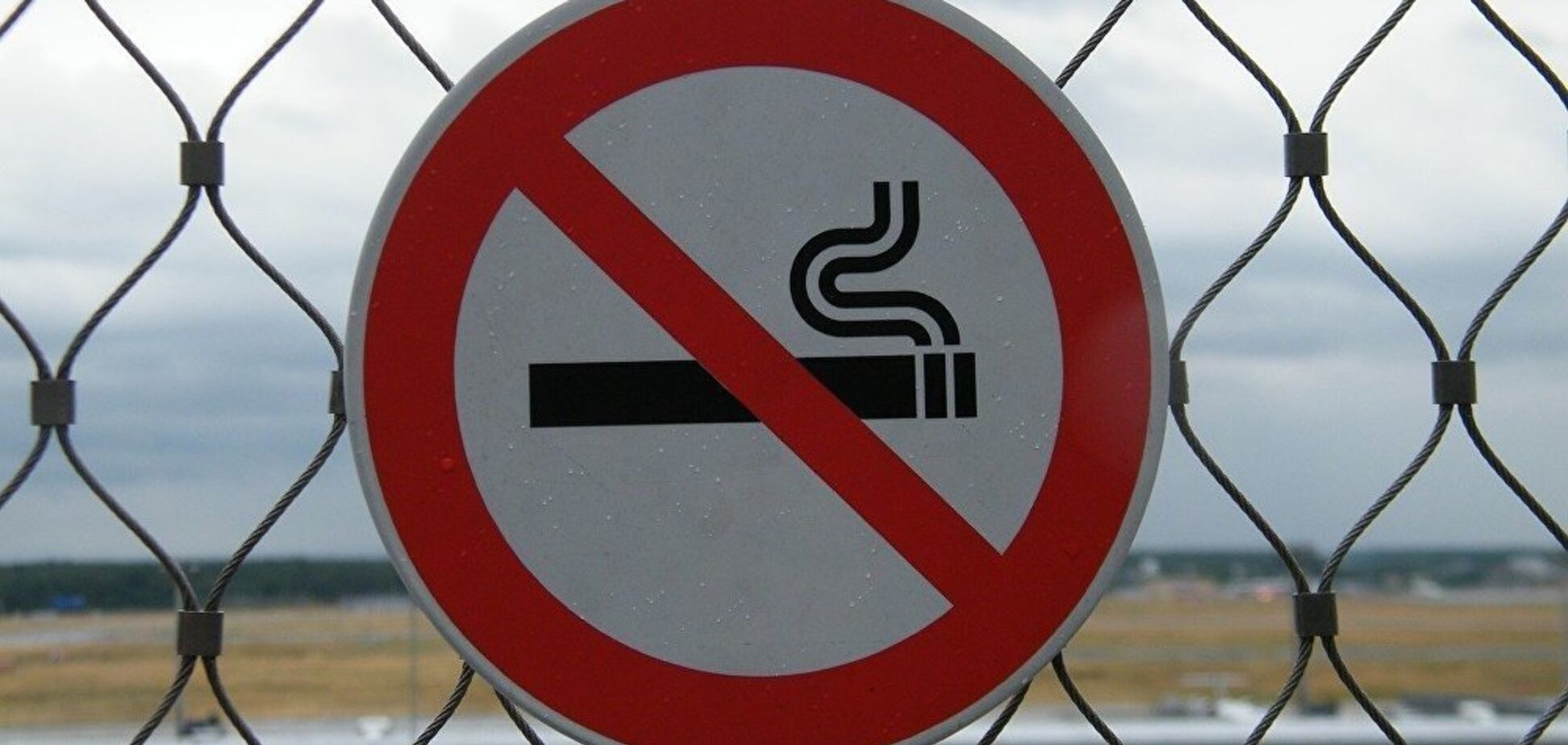 ''Нельзя даже на балконе'': в Украине курильщикам готовят неприятный сюрприз