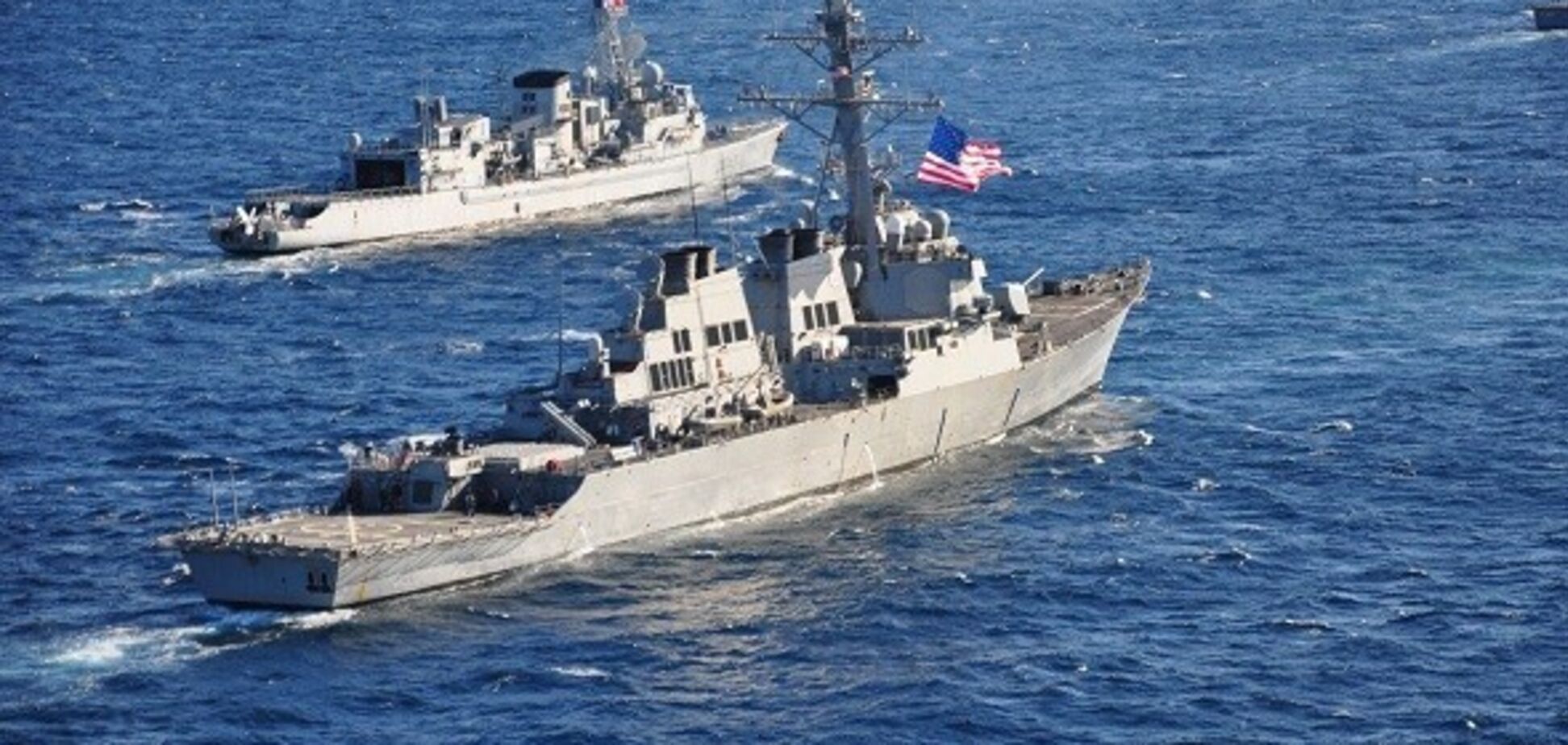 Кораблі НАТО в Чорне море: у США закликали жорстко приборкати Росію