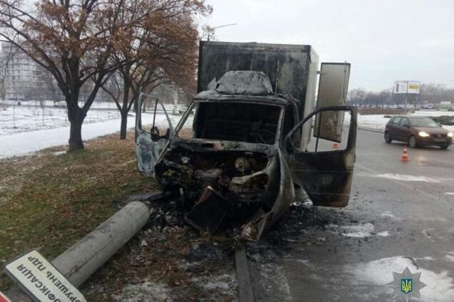 В Запорожье на Набережной загорелся грузовик