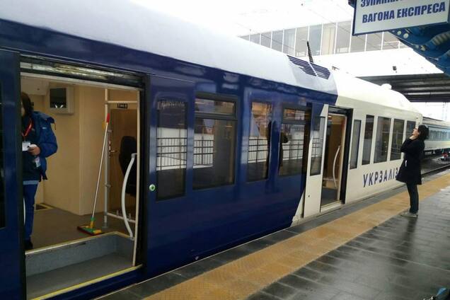 ''Краще рисаків запрягати'': в Києві сталась нова НП з поїздом до Борисполя