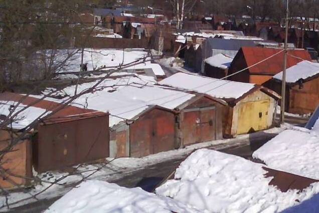 В Запорожской области нашли труп возле гаражного кооператива 