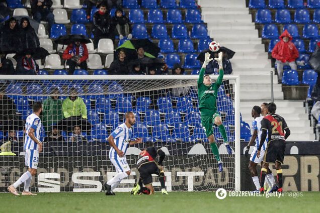 Отомстил: вратарь сборной Украины произвел фурор в Испании