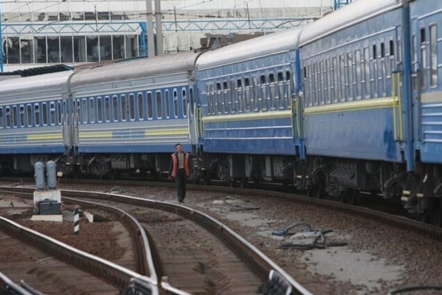 На грани коллапса: 'Укрзалізниця' похвасталась рекордными продажами билетов