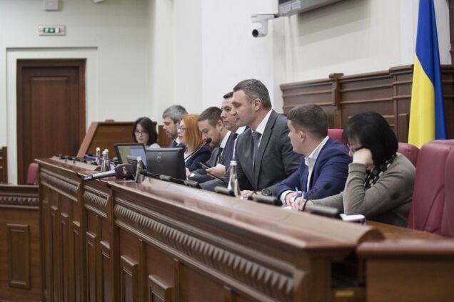 Кличко переконав депутатів проголосувати за розрив договору зі скандальним забудовником Осокорків