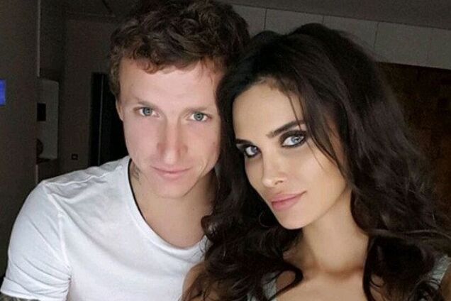 Дружина футболіста Мамаєва заявила про його інтимний зв'язок із відомою телеведучою
