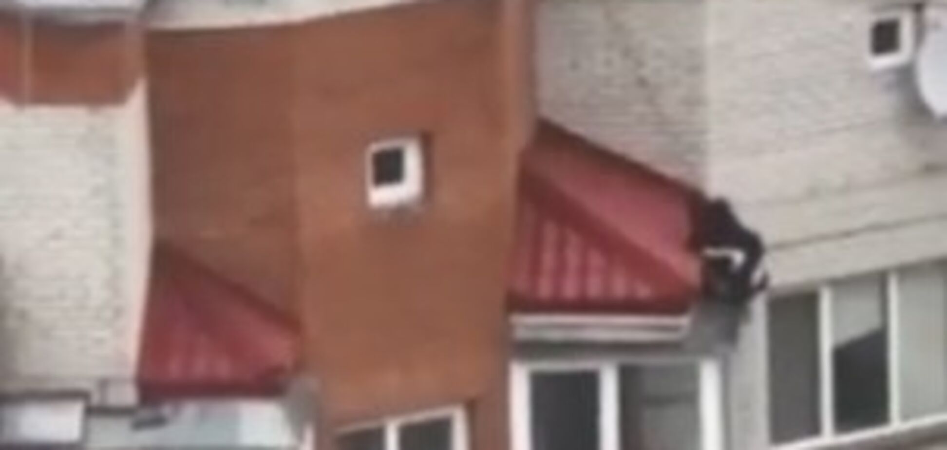 Під Києвом школярка намагалася накласти на себе руки: опубліковане відео