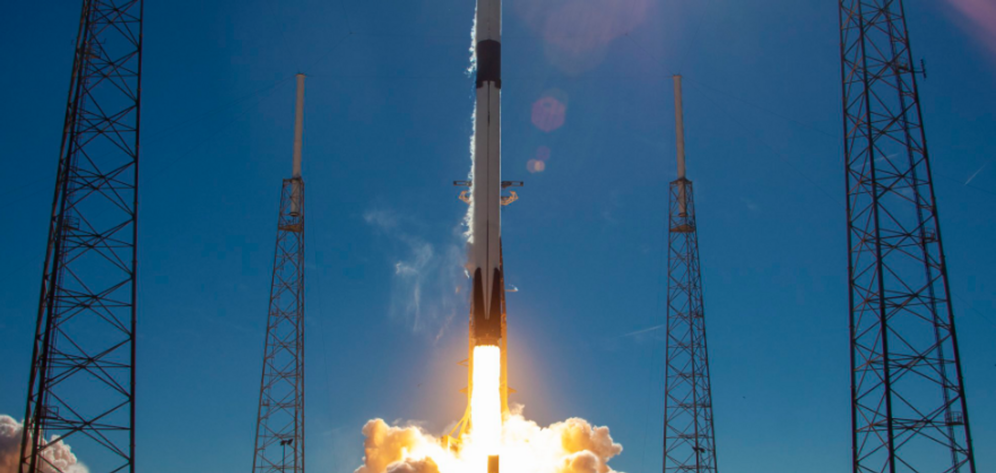 Ракета Маска впала в океан: з'явилися кадри фіаско