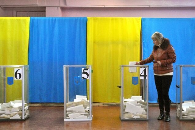Военное положение в Украине: нардеп прояснил судьбу местных выборов