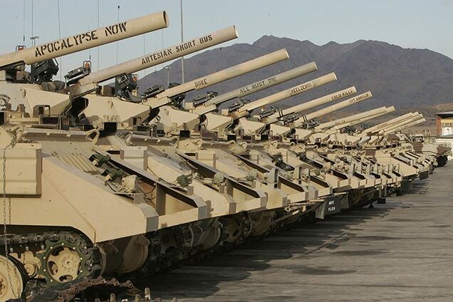 Военное положение позволяет: в Украине анонсировали поставки оружия из стран НАТО