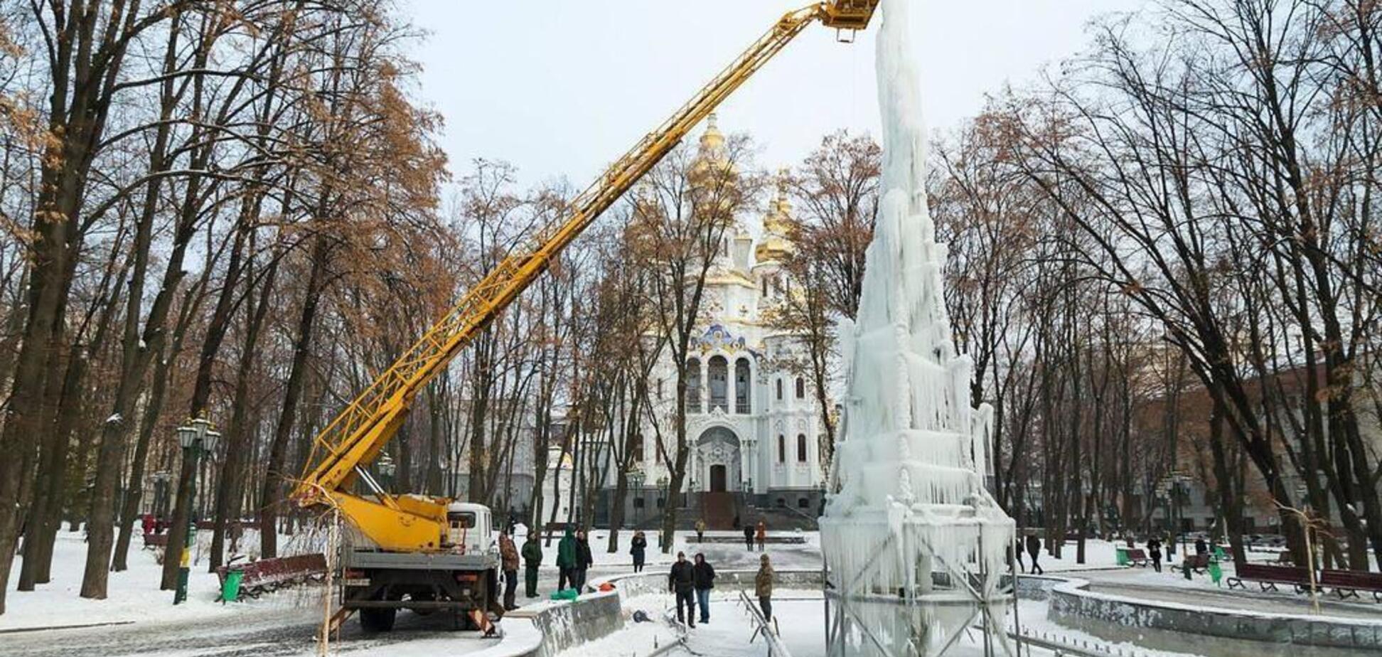 В Харькове ледяная ''елка'' засияет всеми цветами радуги