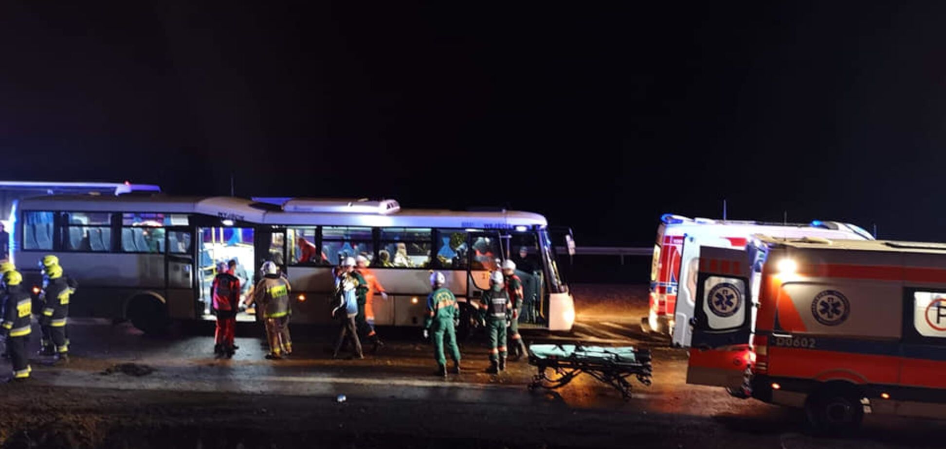 У Польщі перекинувся пасажирський автобус: десятки постраждалих