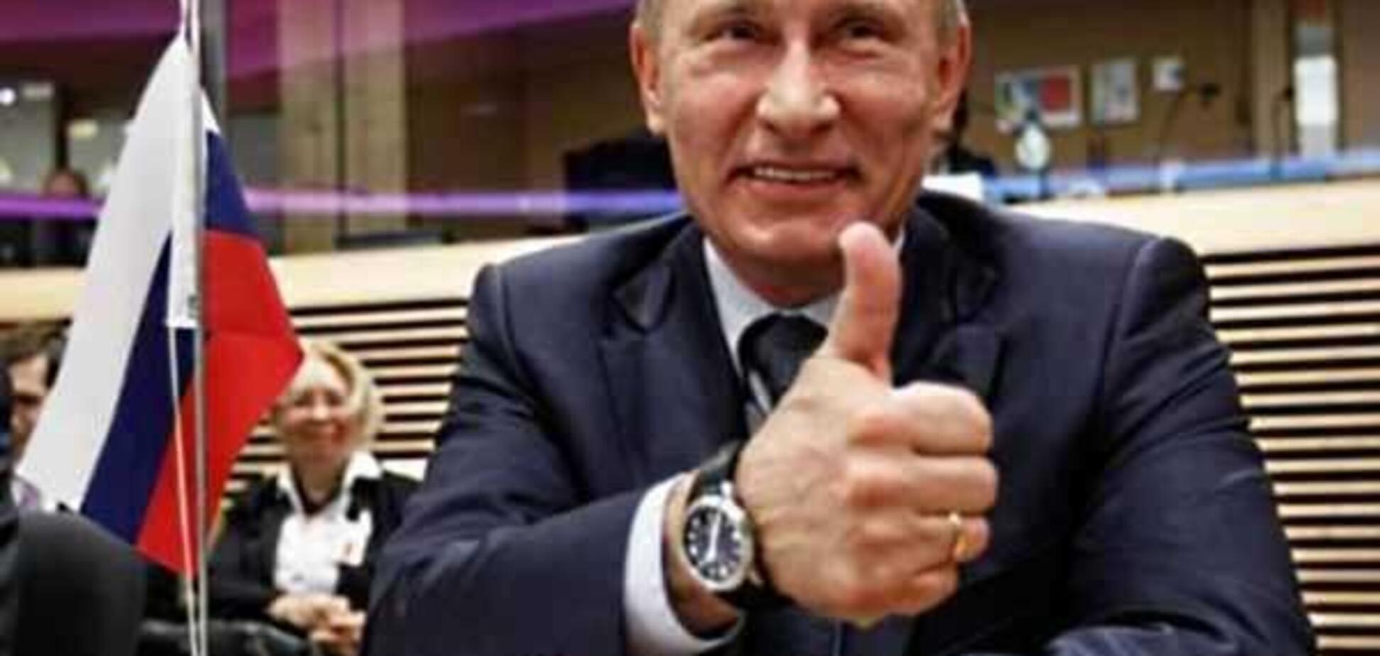 Бережи голову: збентеженому Путіну подарували презент із натяком. Фотофакт