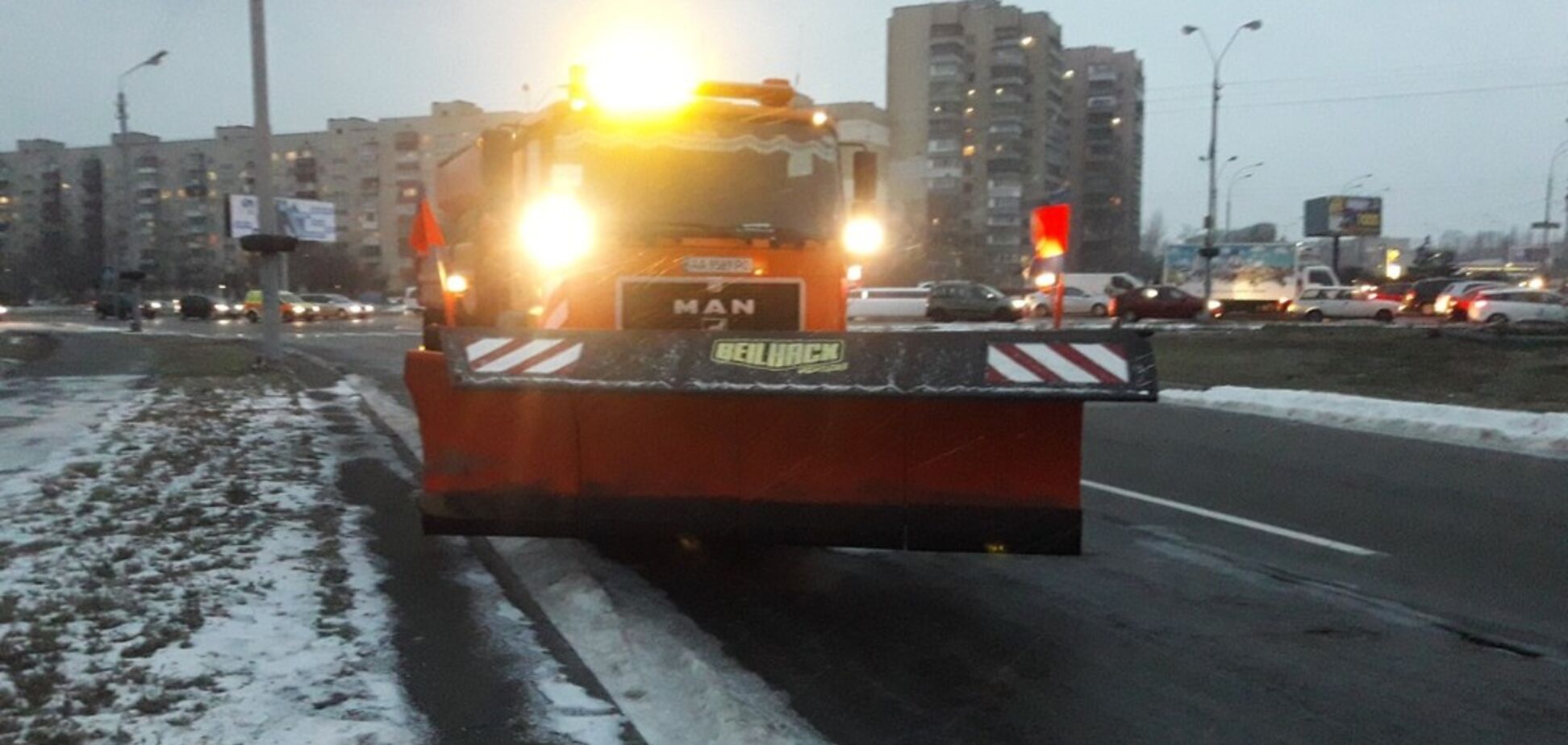 'Киевавтодор' подготовил спецтехнику к оперативному выходу к работе в связи с ухудшением погоды - КГГА