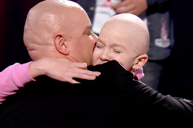 ''Лысая'' дочь звезды ''Квартала 95'' публично довела его до слез: появилось видео