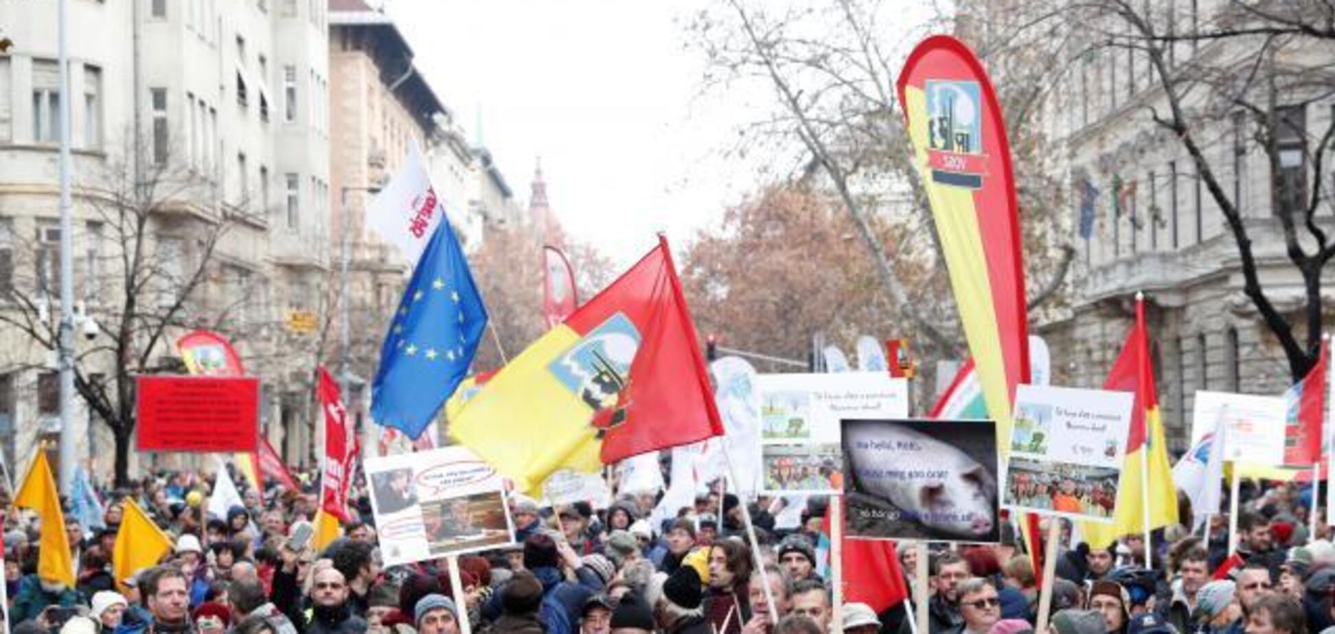 В Угорщині пройшли масові протести проти ''рабської закону'': з'явилися фото і відео