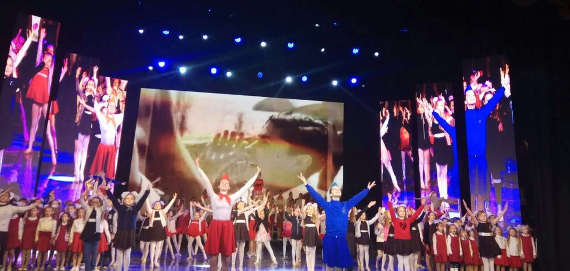 Новости Крымнаша. Народ очень воодушевлен вставанием с колен