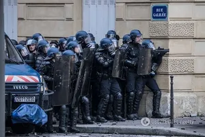 Вихід з ЄС і НАТО: ''жовті жилети'' у Франції оприлюднили вимоги