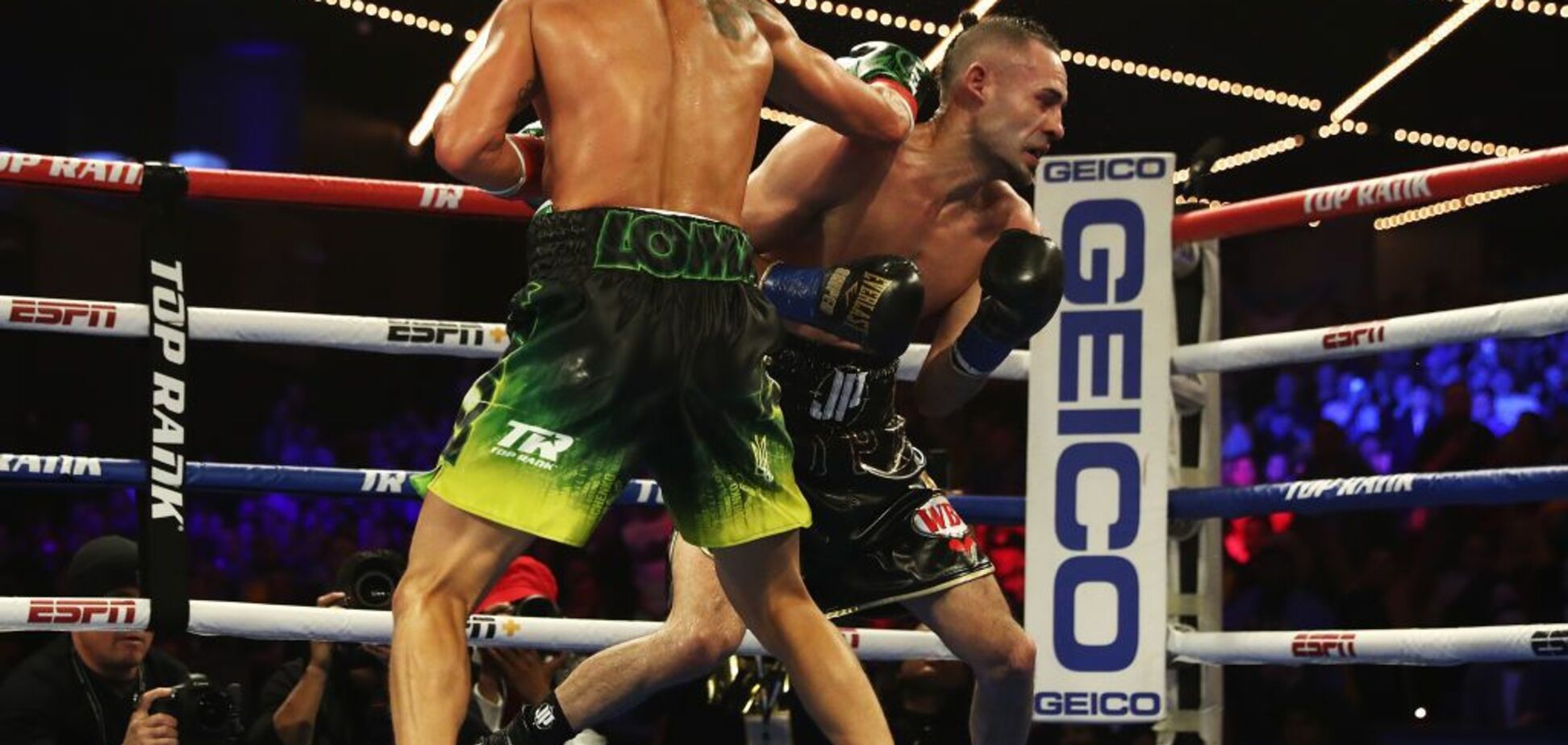 ''Почему не подготовился?!'' Ломаченко резко ответил Педрасе после боя